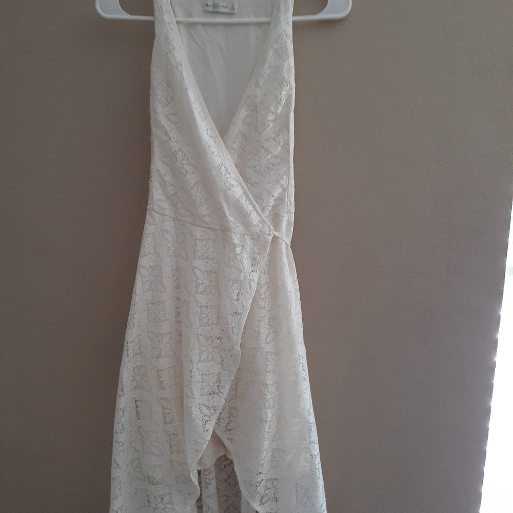 Abercrombie flowy dress. Perfect for weddings